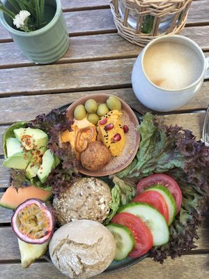 Veganes Frühstück at Cacadoo Deli in Geldern