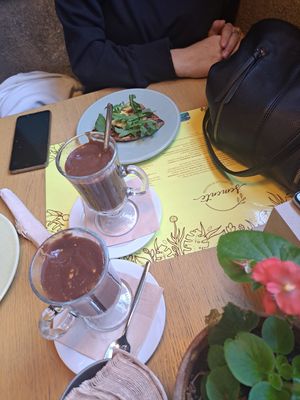 Hot chocolate (the real thick stuff!) And tofu pizza at Semente - Art - Coffee & Plant Based Food in Braga