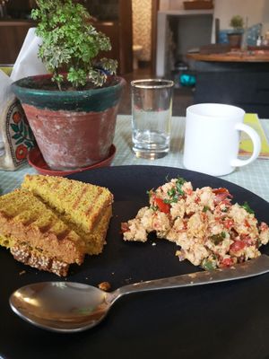 Tofu scramble at Travel Yoga Cafe in New Delhi