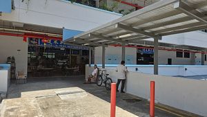 The veg stall is located inside Kian Lai Heng Restaurant which is a coffee shop at Su Shi Ci Xin Vegetarian 素食慈心 in Northeast Singapore