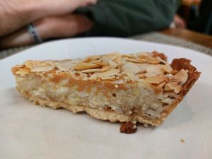 Tarte de amêndoa at Local in Lisbon