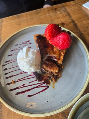 Apple cake and vegan ice cream at The Rose & Crown Bistro in Northampton