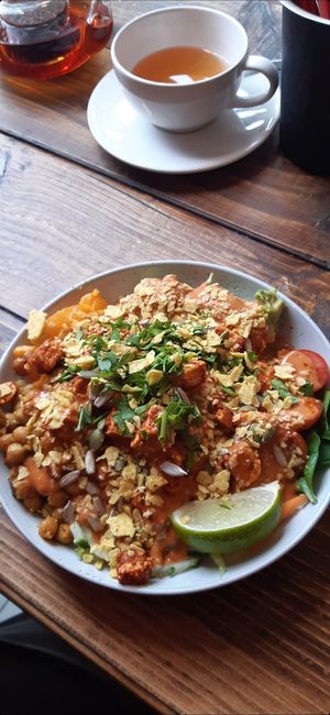 Macro Bowl with Peanut sauce and Tofu at Healthy Louisa in Leicester