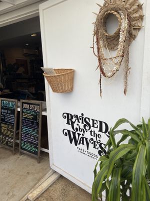 Where you order at Raised by the Waves  in Kahuku