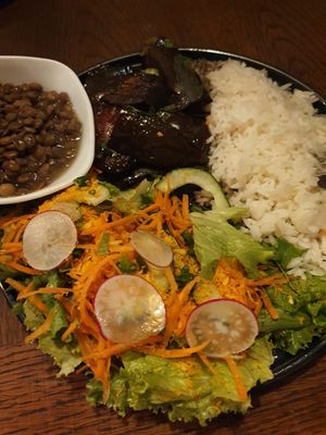 Plato casado con berenjena/ casado plate with grilled eggplant at Café Rojo  in San Jose