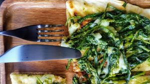 Cheesy grilled flat bread spinach at Gecko Republic Jungle Cafe in Koh Tao