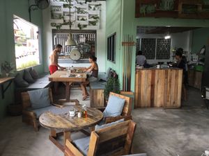 Spacious and eco friendly interior at Gecko Republic Jungle Cafe in Koh Tao
