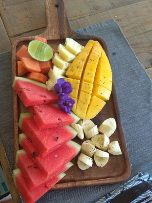 Fruit plate at Gecko Republic Jungle Cafe in Koh Tao