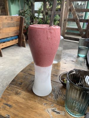 Banana Strawberry Smoothie at Gecko Republic Jungle Cafe in Koh Tao