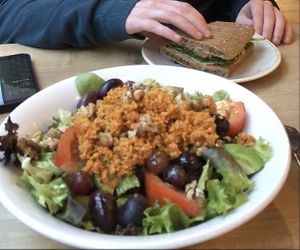 avocado superfood salad at Dean & David - Osakaallee in Hamburg