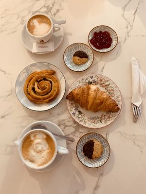 Croissant, pain au chocolat  at Fast & Vegan in The Hague