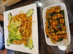 Spicy Fried Spaghetti and Tempeh Cube Curry at Botanist Cafe in Malacca