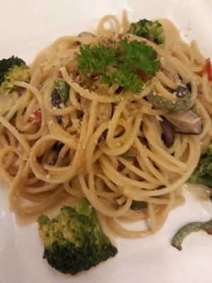 Cream mushroom spaghetti at Botanist Cafe in Malacca