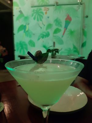 Drink com manjericão at Quincho Cozinha & Coquetelari in Sao Paulo