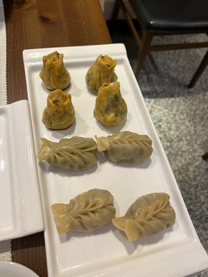 Dumplings and shao mai at Yi Wei Chinese Art in Genoa