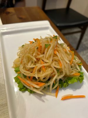 Yellow radish  at Yi Wei Chinese Art in Genoa