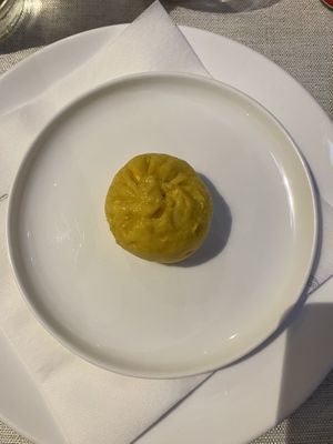   at Yi Wei Chinese Art in Genoa