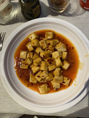   at Yi Wei Chinese Art in Genoa