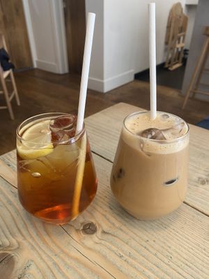 Peach iced tea and iced latte  at Jaunty Goat Coffee - Northgate St in Chester