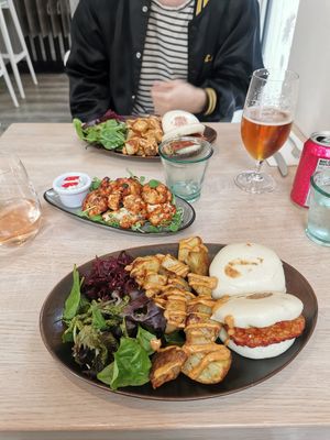 Amazing! Buffalo cauliflower and bvq Tempeh bao buns! A must try 😍 at Stem & Glory in London
