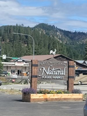 Front sign at Sage Mountain Natural Foods in Leavenworth