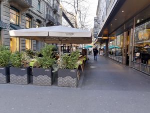 Outdoor seating at Yooji's Sushi - Bahnhofstrasse in Zurich