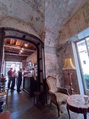 Nostalgic environment at Simbiosi in Florence