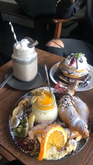 Sweet breakfast, pancakes and oreo shake at Veg room in Berlin