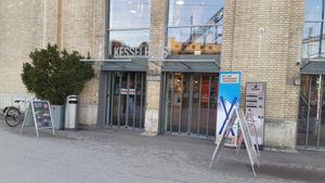 Entrance from the rail side at Yooji's Sushi - Kesselhaus in Winterthur