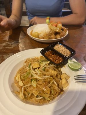 Vegan pad thai  at Yawee in Koh Lanta