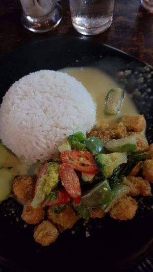 Stir fried green curry with tofu and extra vegetables at Yawee in Koh Lanta