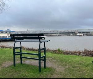 it’s with an view on „main“ Amsterdam / ferries are free and go very frequently   at Clinknoord in Amsterdam