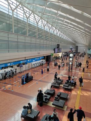 Healthy Tokyo Cafe is located opposite Entrance C at Haneda Airport Domestic Terminal 2 at HND - HealthyTOKYO Cafe & Shop - T2 in Tokyo