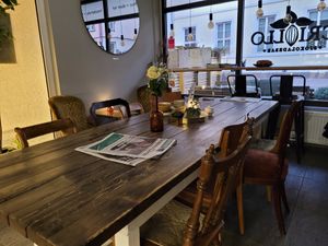 Inside seating at Criollo Chocolate Café in Drammen