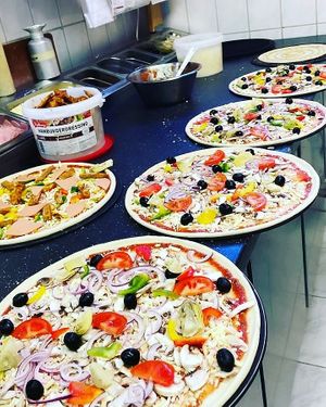 För att göra vegansk mat bättre arbetar vi hårt för att tillfredsställa våra kunder. at Fast and Tasty in Stockholm