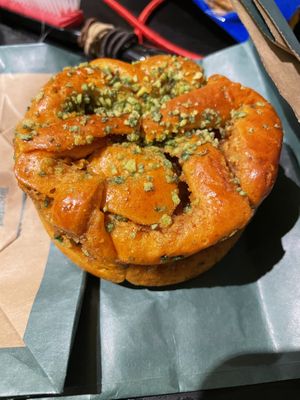 Takeaways available: pumpkin bolle  at Espresso House - Oslo S Flytogterminalen in Oslo