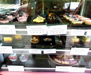 Showcase with cakes and cupcakes. at Nueva Via Cakes in Bratislava