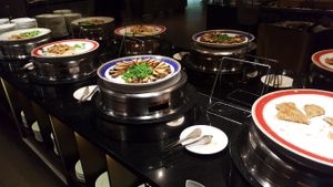 Taiwanese dishes at Yù Lián Zhāi - Regal Lotus in Taipei