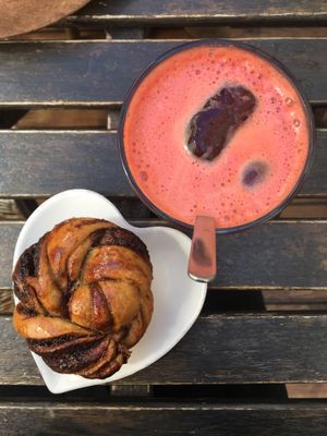 Chocolate babka and juice of the day with beetroot at Cabane  in Lisbon