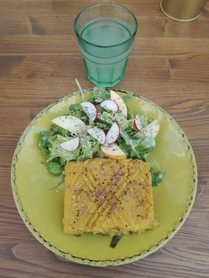 Achi at Cabane  in Lisbon