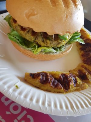 Lentil burger at Jungle Juice in Panama City