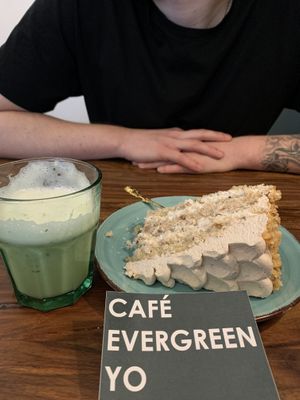 Vegan cake and avocado smoothie  at Café Evergreen in Duisburg