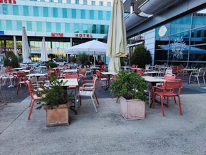 Outdoor seating at Molino Pizzeria Ristorante in Geneva