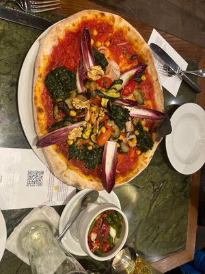 Vegetables pizza   at Seilerhaus Pizzeria Ristorante in Zermatt
