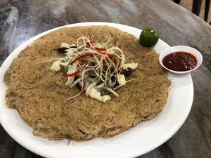 Crispy beehoon that’s not crispy but greasy 4/10 at Lin Lin Vegetarian Delight 霖霖素食 in East Singapore