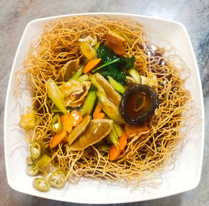 Crispy noodles at Lin Lin Vegetarian Delight 霖霖素食 in East Singapore