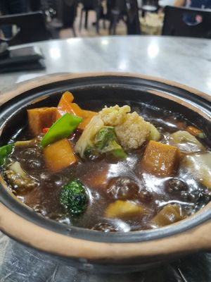  at Lin Lin Vegetarian Delight 霖霖素食 in East Singapore