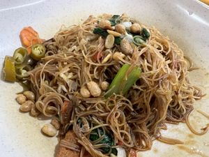 Prices have increase - $6 stir fried beehoon #Veganuary at Lin Lin Vegetarian Delight 霖霖素食 in East Singapore