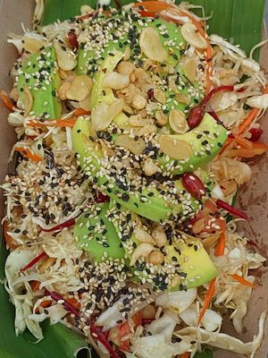 Salad with avocado at Kwenski's - Food Stall in Pai