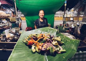 Avocado Spicy Salad with her 🥰 at Kwenski's - Food Stall in Pai